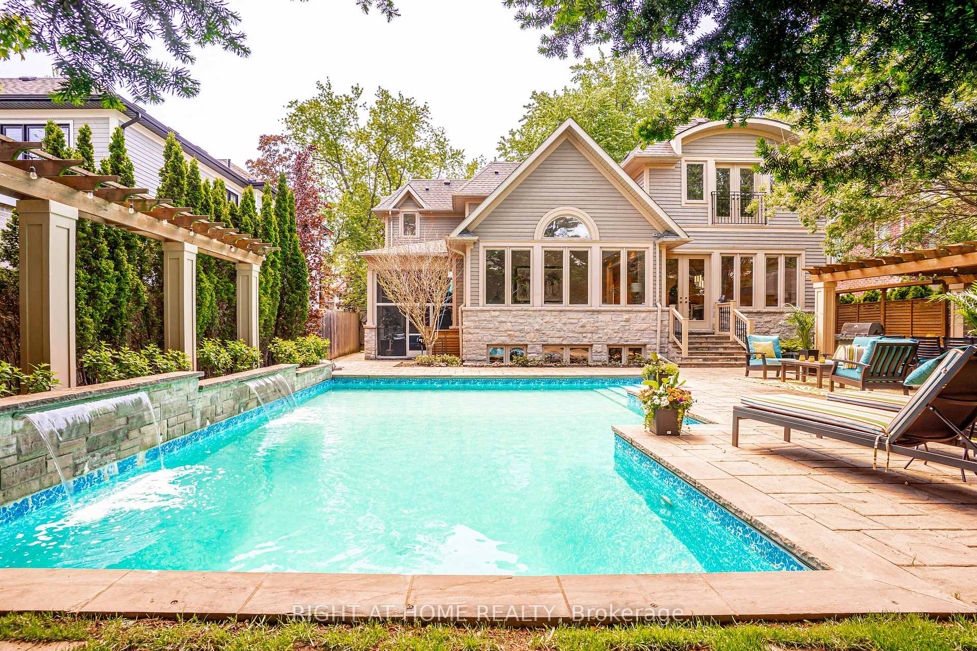 1479 Briarwood Crescent