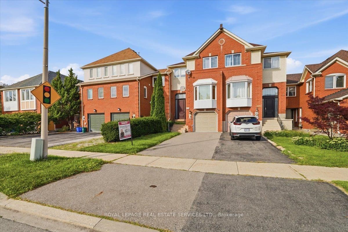 1199 LEEWOOD Drive