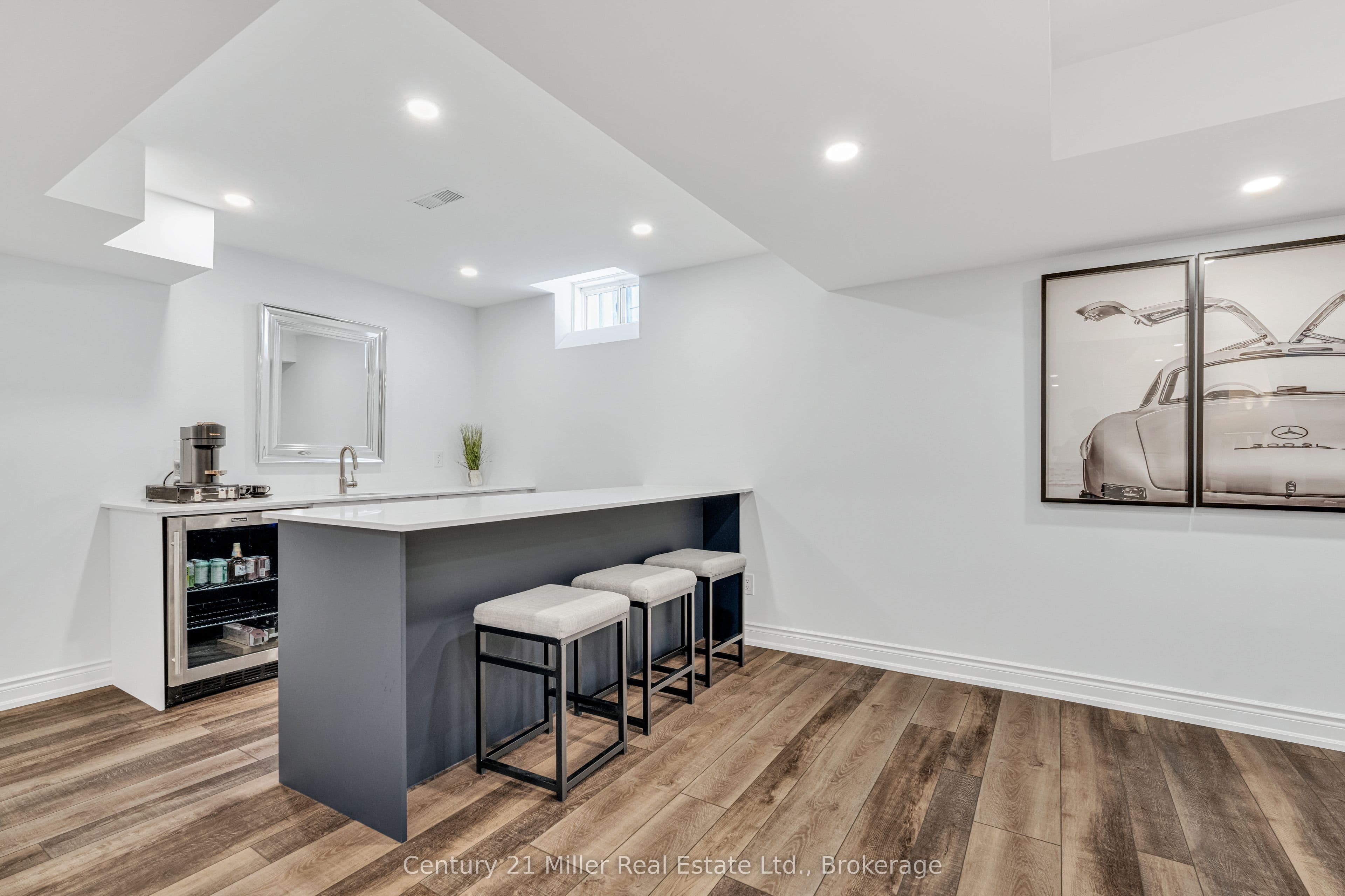 202 Innville Crescent