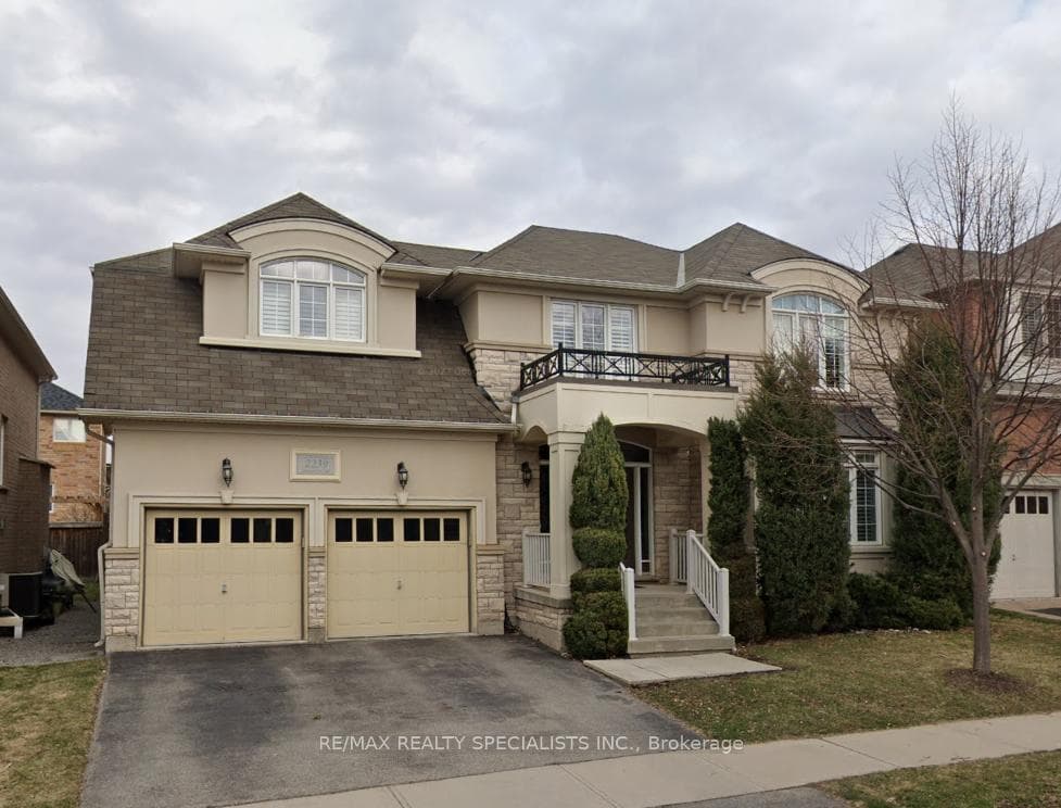 2239 Devonshire Crescent