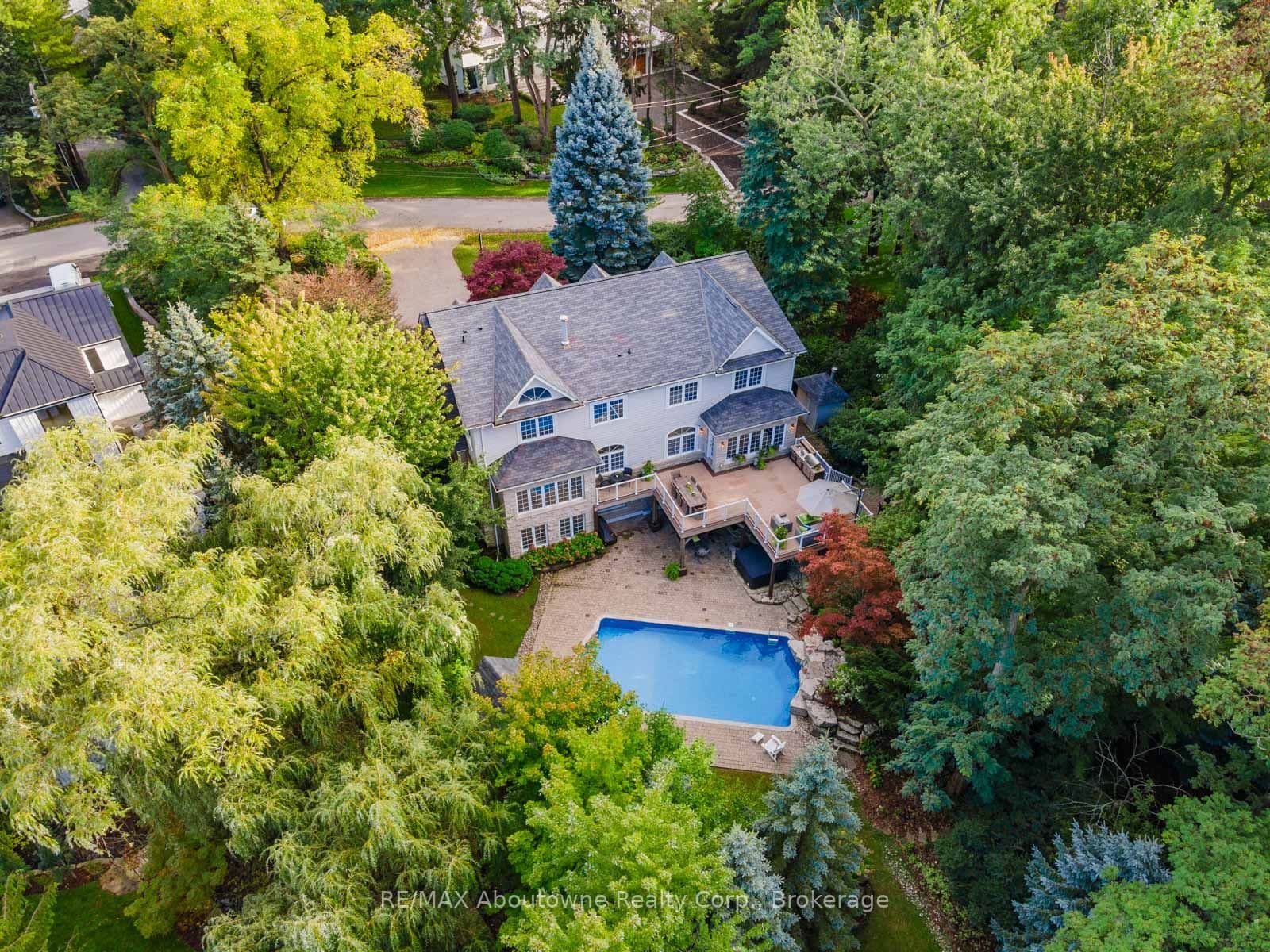235 LAKEWOOD Drive