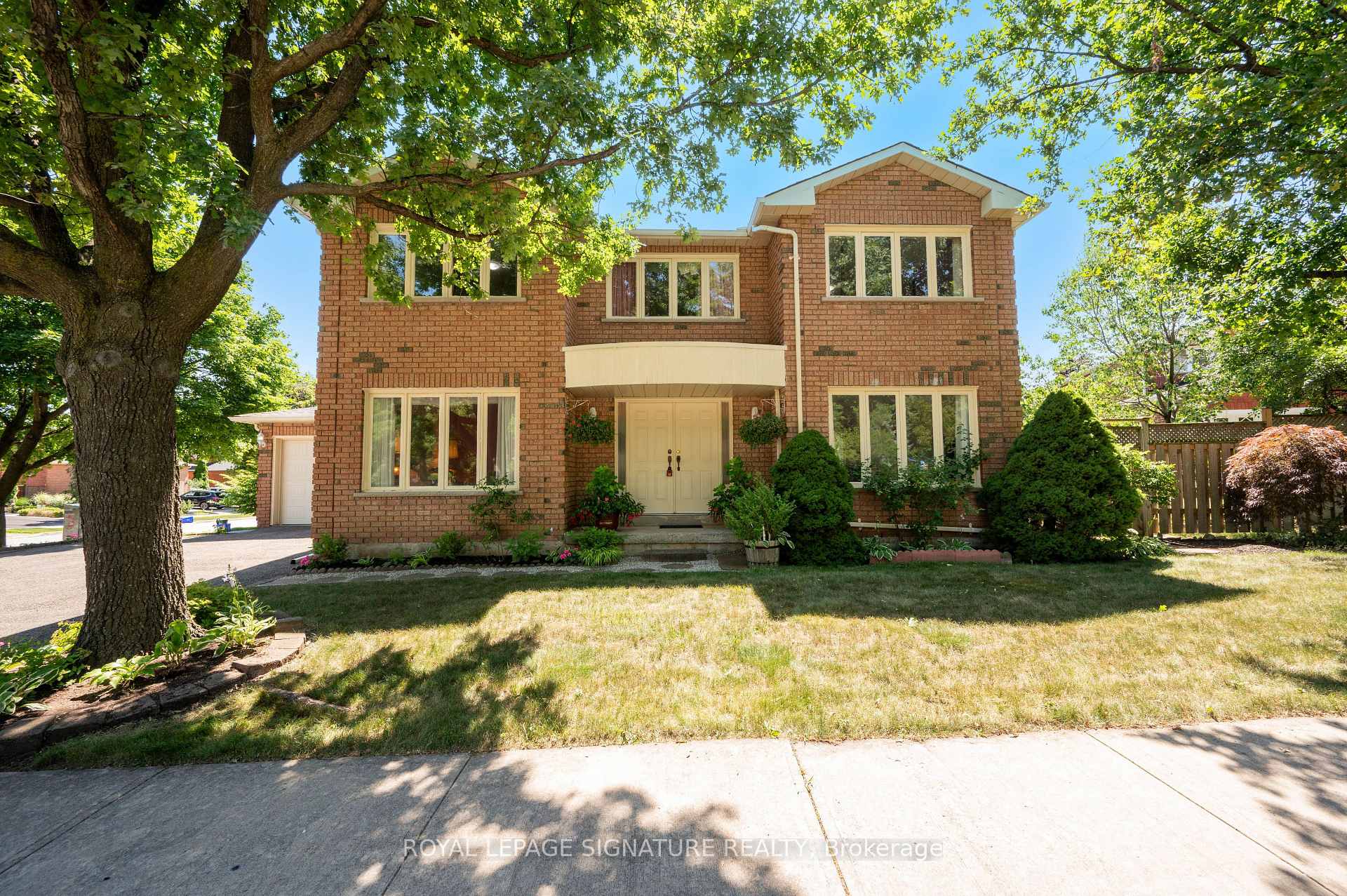 2921 Caradoc Lane