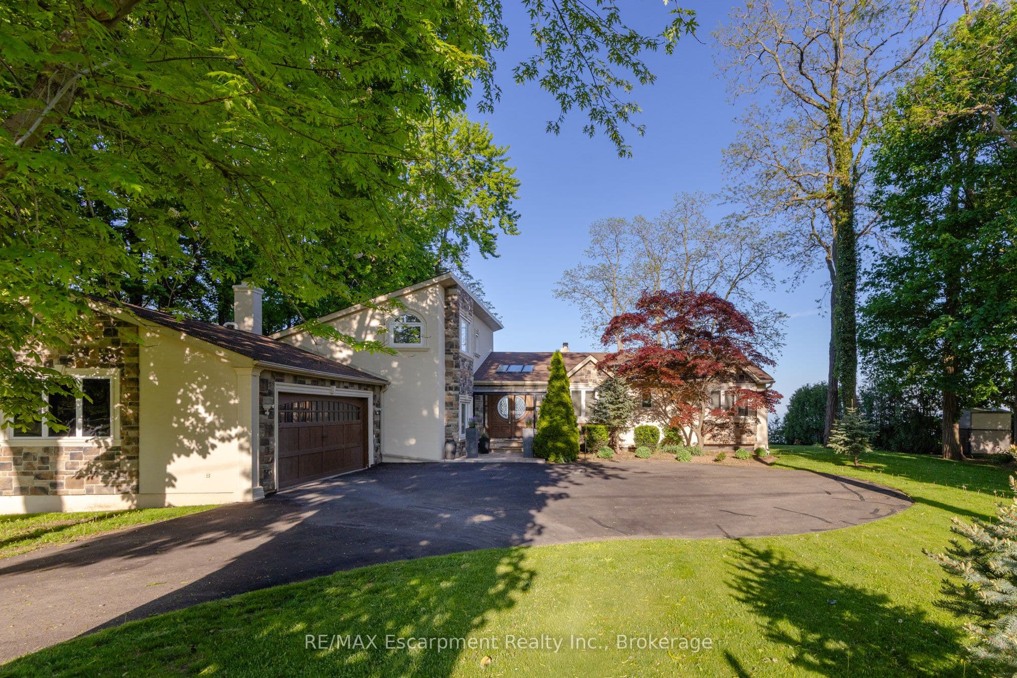 3346 Lakeshore Road