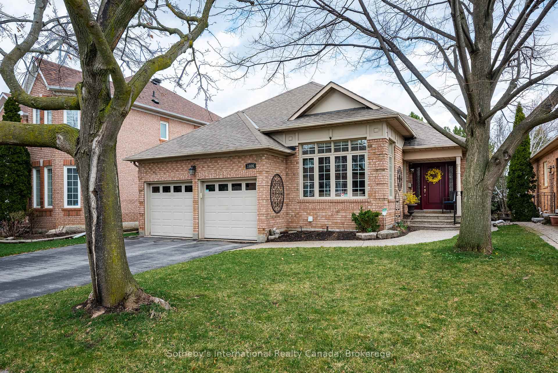 1406 Summerhill Crescent