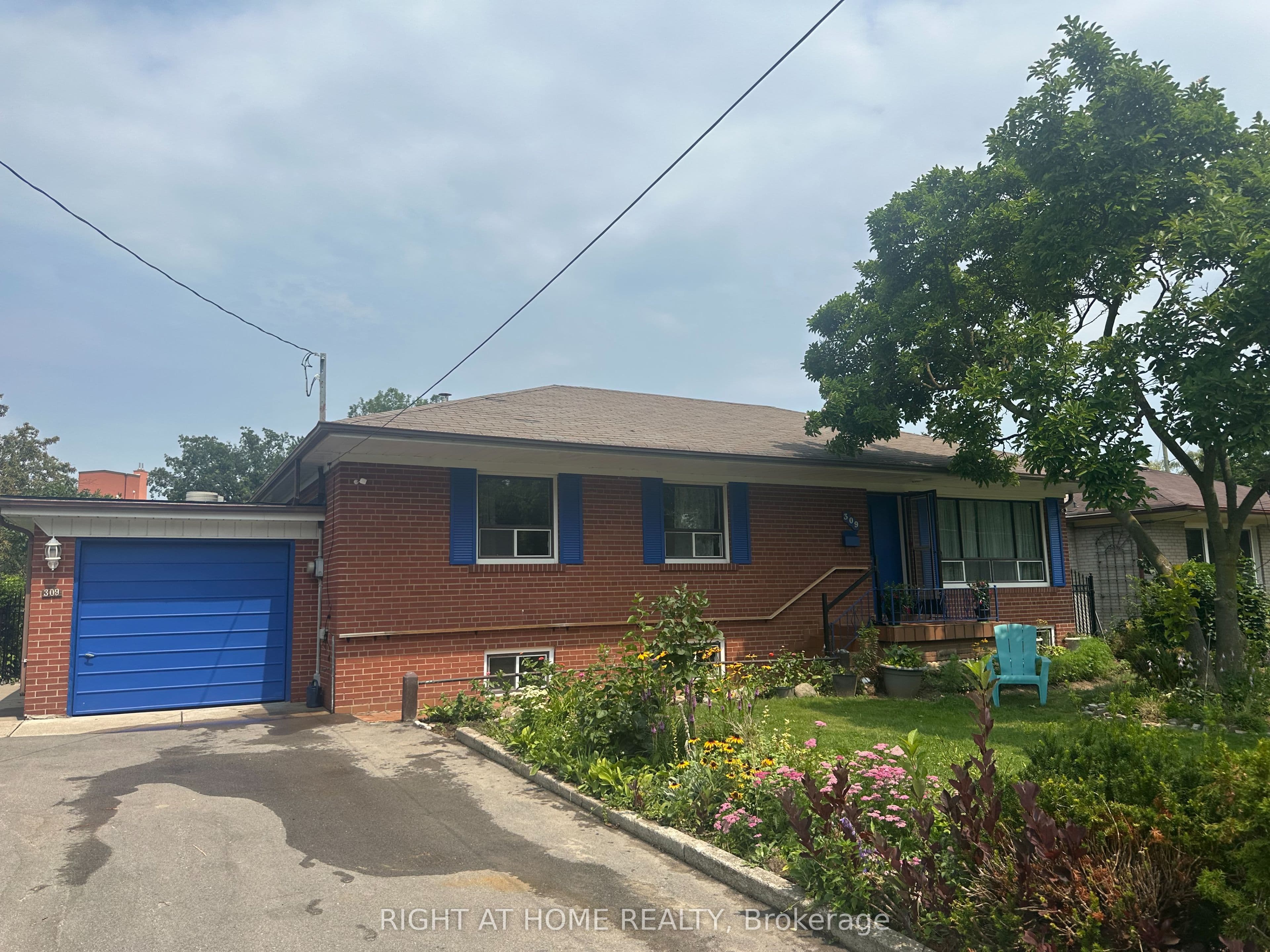 309 Queen Mary Drive