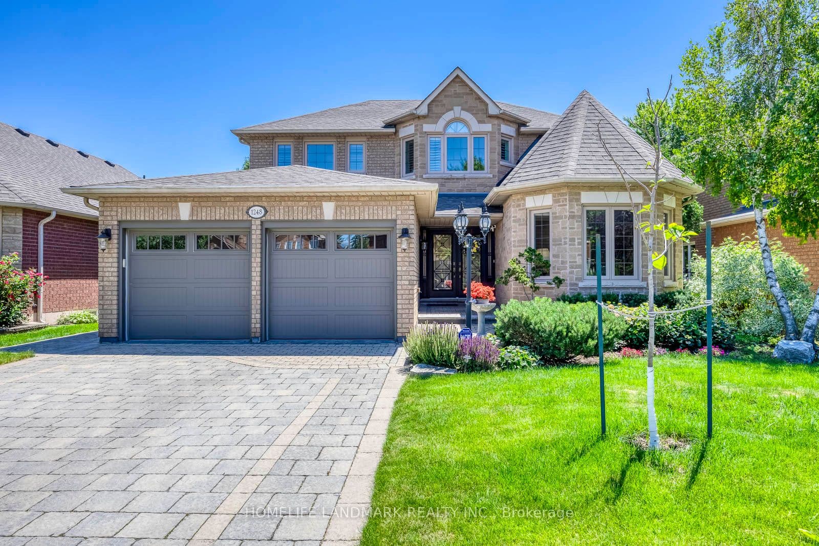 1237 Beechgrove Crescent