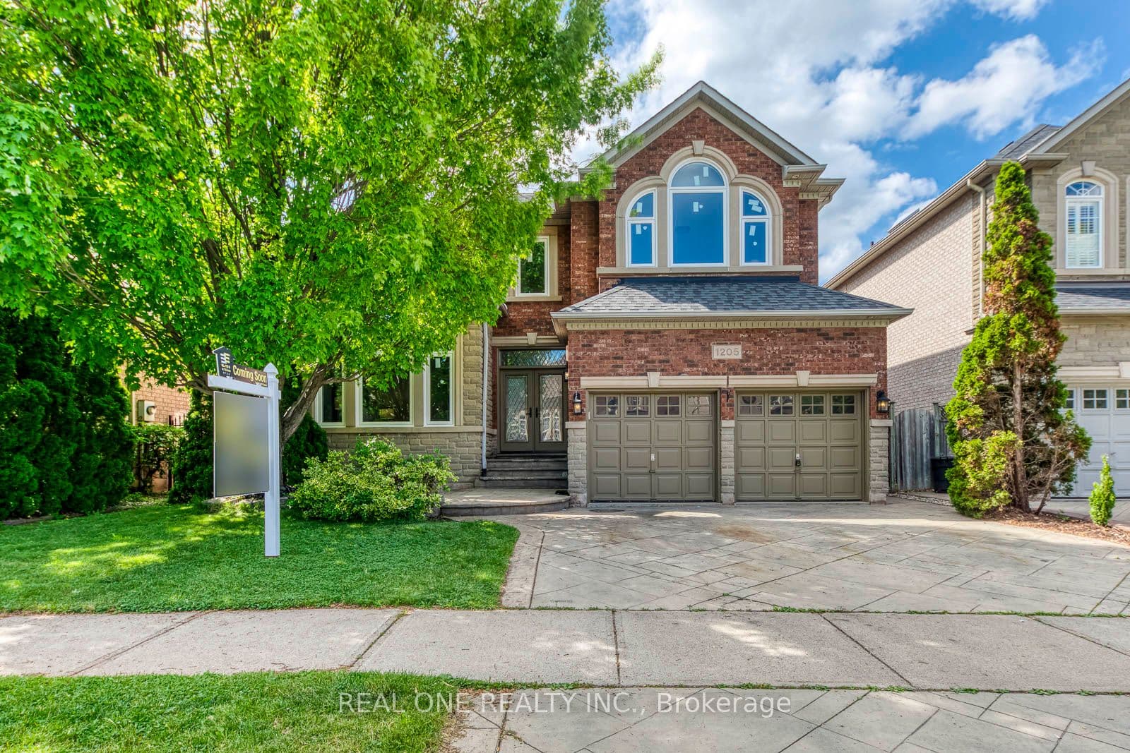 1205 Lindenrock Drive