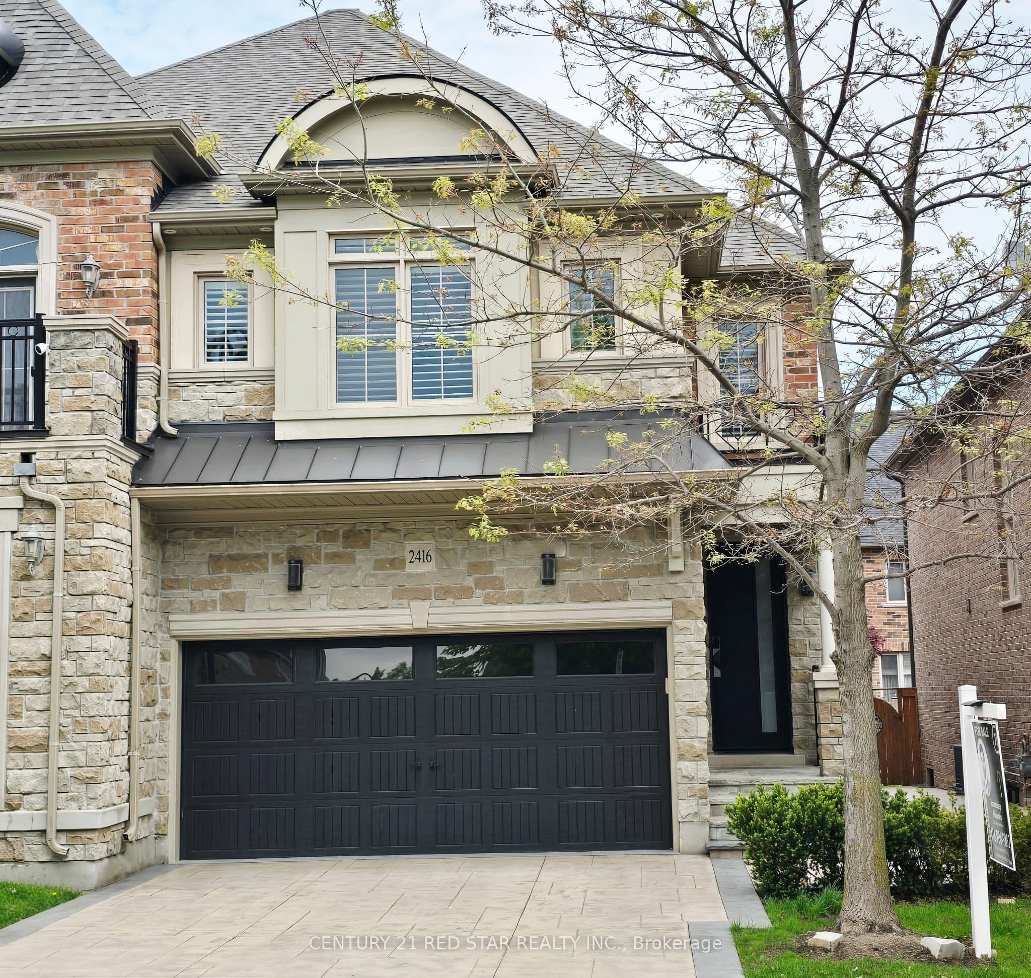 2416 Village Common