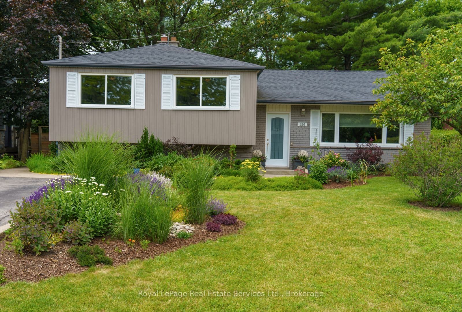 556 Trafford Crescent