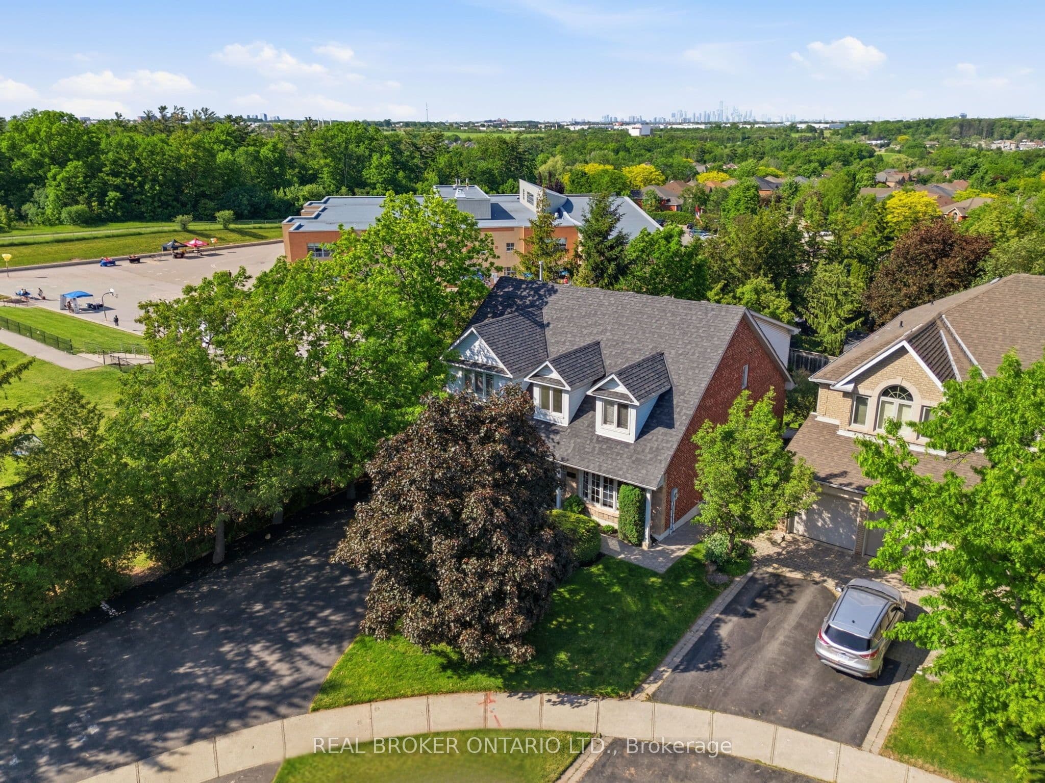 2205 Shaftesbury Court