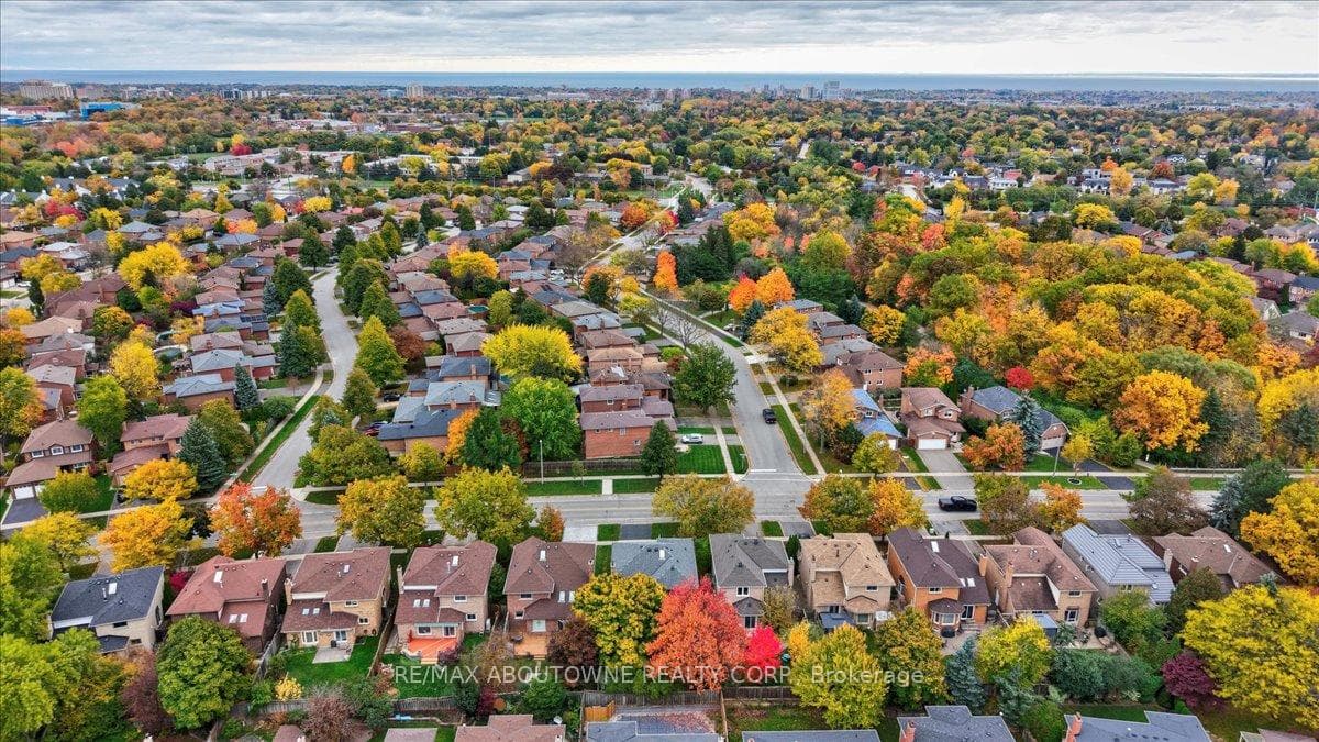 87 River Oaks Boulevard