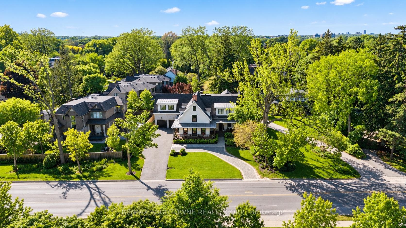 489 Lakeshore Road