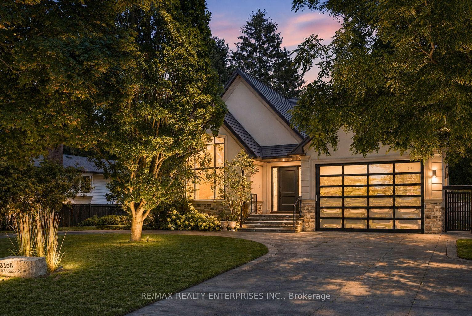 3168 Lakeshore Road