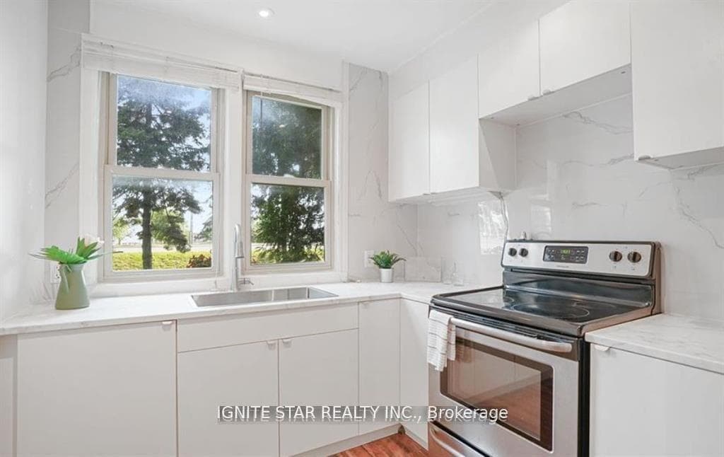 1136 Bronte Road