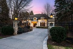 2096 Lakeshore Road